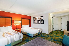 La Quinta Inn & Suites by Wyndham Fremont / Silicon Valley