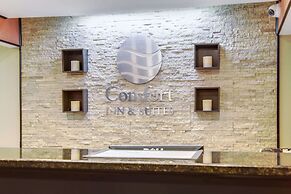 Comfort Inn & Suites Macon North I-75