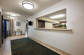 Sonesta Simply Suites Chicago Waukegan