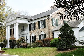 Staybridge Suites Memphis - Poplar Ave East by IHG