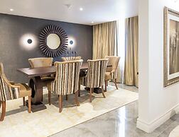 Rainbow Towers Hotel And Conference Centre