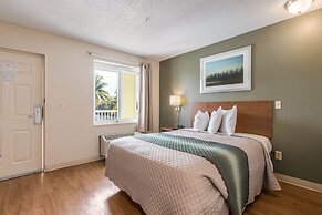 HomeTowne Studios by Red Roof Fort Lauderdale