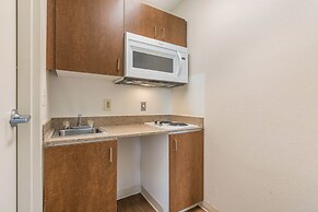 HomeTowne Studios by Red Roof Fort Lauderdale