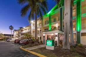 HomeTowne Studios by Red Roof Fort Lauderdale