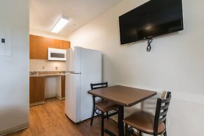 HomeTowne Studios by Red Roof Fort Lauderdale