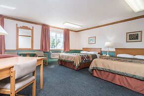 Super 8 by Wyndham Sheldon