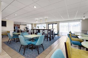 La Quinta Inn & Suites by Wyndham Bonita Springs Naples N.