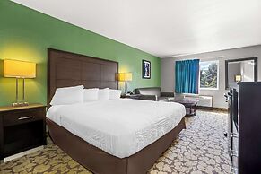 SureStay Plus Hotel by Best Western Bettendorf