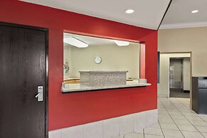 Super 8 by Wyndham Roseburg