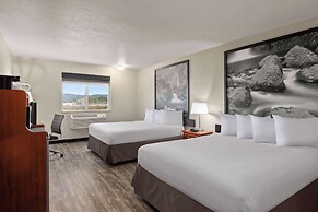 Super 8 by Wyndham Roseburg