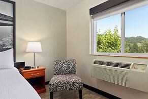 Super 8 by Wyndham Roseburg