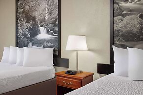 Super 8 by Wyndham Roseburg