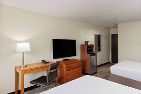 Super 8 by Wyndham Roseburg