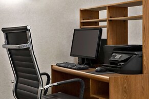 Super 8 by Wyndham Grove City