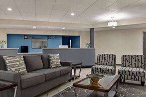 Super 8 by Wyndham Grove City