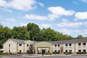 Super 8 by Wyndham Grove City