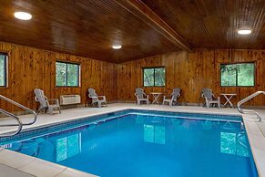 Super 8 by Wyndham Grove City