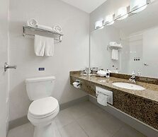 Coast Abbotsford Hotel & Suites