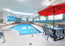 Coast Abbotsford Hotel & Suites