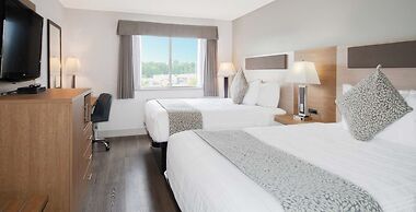 Coast Abbotsford Hotel & Suites