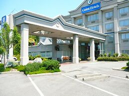 Coast Abbotsford Hotel & Suites