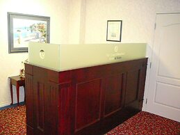 Coast Abbotsford Hotel & Suites