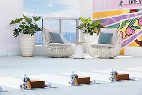 ANDAZ MIAMI BEACH, BY HYATT