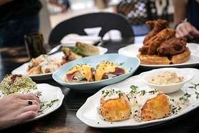 ANDAZ MIAMI BEACH, BY HYATT