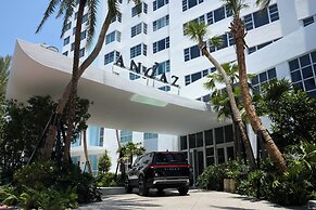 ANDAZ MIAMI BEACH, BY HYATT