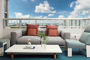 ANDAZ MIAMI BEACH, BY HYATT