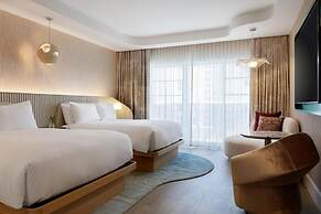 ANDAZ MIAMI BEACH, BY HYATT