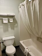 Super 8 by Wyndham Platte City Kansas City Area Airport