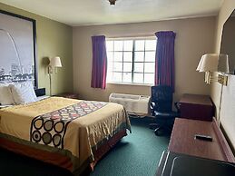 Super 8 by Wyndham Platte City Kansas City Area Airport