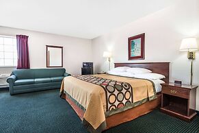 Super 8 by Wyndham Platte City Kansas City Area Airport