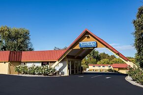 Travelodge by Wyndham Red Bluff South of Redding