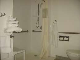 Travelodge by Wyndham Red Bluff South of Redding