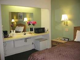 Travelodge by Wyndham Red Bluff South of Redding