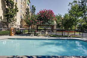 Holiday Inn Express & Suites Atlanta Buckhead by IHG