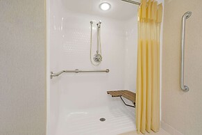 Days Inn by Wyndham Eagan Minnesota Near Mall of America