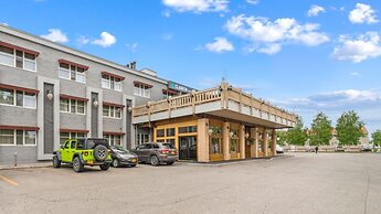 Clarion Hotel & Suites Fairbanks near Ft. Wainwright
