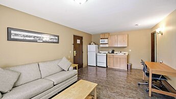 Clarion Hotel & Suites Fairbanks near Ft. Wainwright