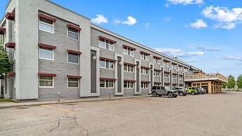 Clarion Hotel & Suites Fairbanks near Ft. Wainwright