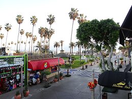 Balboa Inn, On the Beach