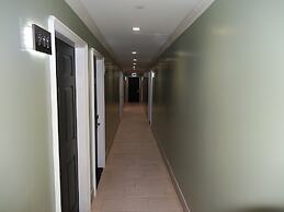 Balboa Inn, On the Beach