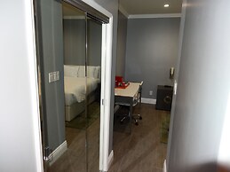 Balboa Inn, On the Beach