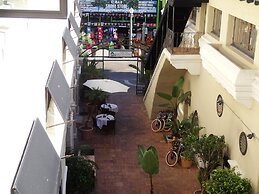 Balboa Inn, On the Beach