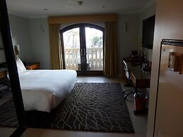 Balboa Inn, On the Beach