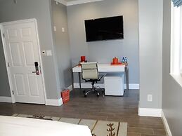 Balboa Inn, On the Beach