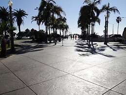 Balboa Inn, On the Beach