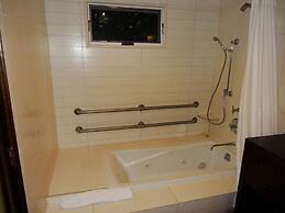 Balboa Inn, On the Beach